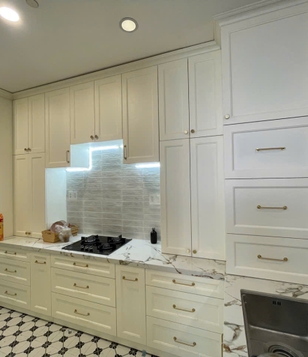 Hoàn thiện Full tủ bếp và kệ cho nhà bếp Quận 8 
