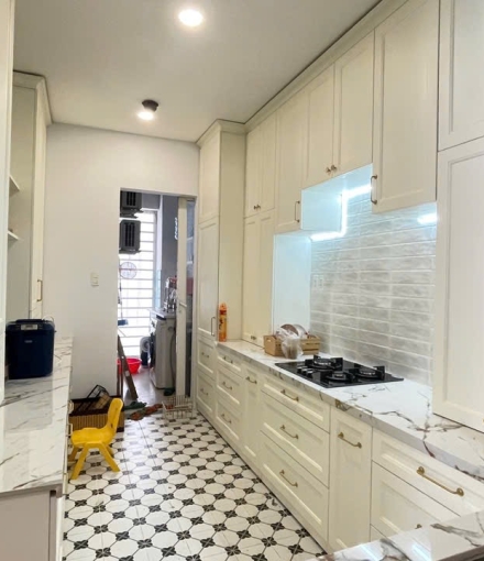 Hoàn thiện Full tủ bếp và kệ cho nhà bếp Quận 8 