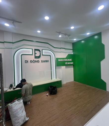 Thi công hoàn  thiện shop Di ĐỘNG XANH  ở Đồng Nai 