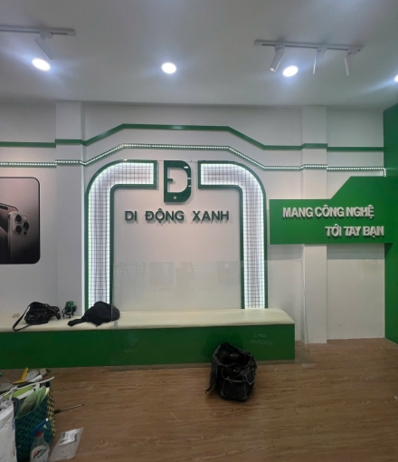 Thi công hoàn  thiện shop Di ĐỘNG XANH  ở Đồng Nai 
