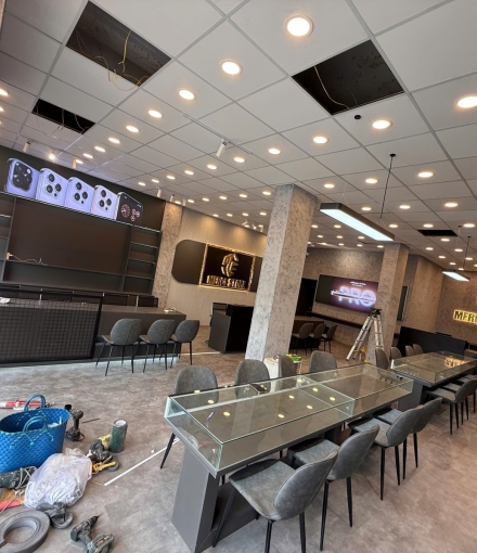 Hoàn thiện shop điện thoại Tam Nông -Đồng Tháp diện tích 120m2
