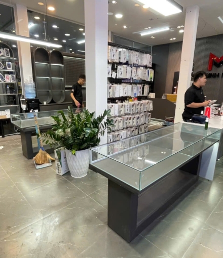 Thi công Hoàn thiện shop điện thoại quận 12 