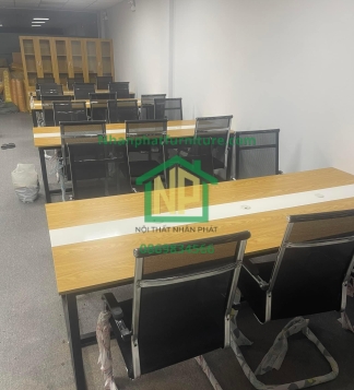 Bàn hop văn phòng 7